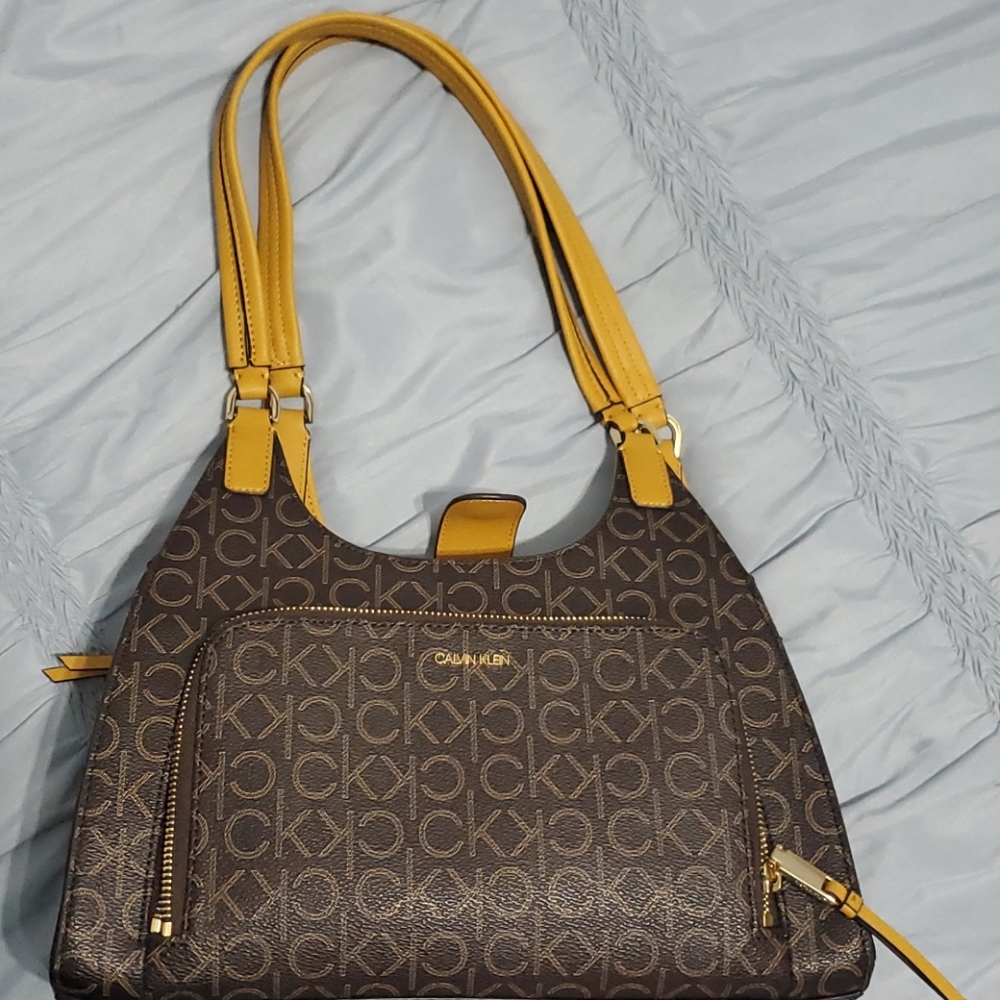 Calvin Klein Ava signature tote